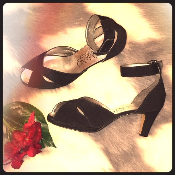 Ankle strap heels - Picture 7 of 8